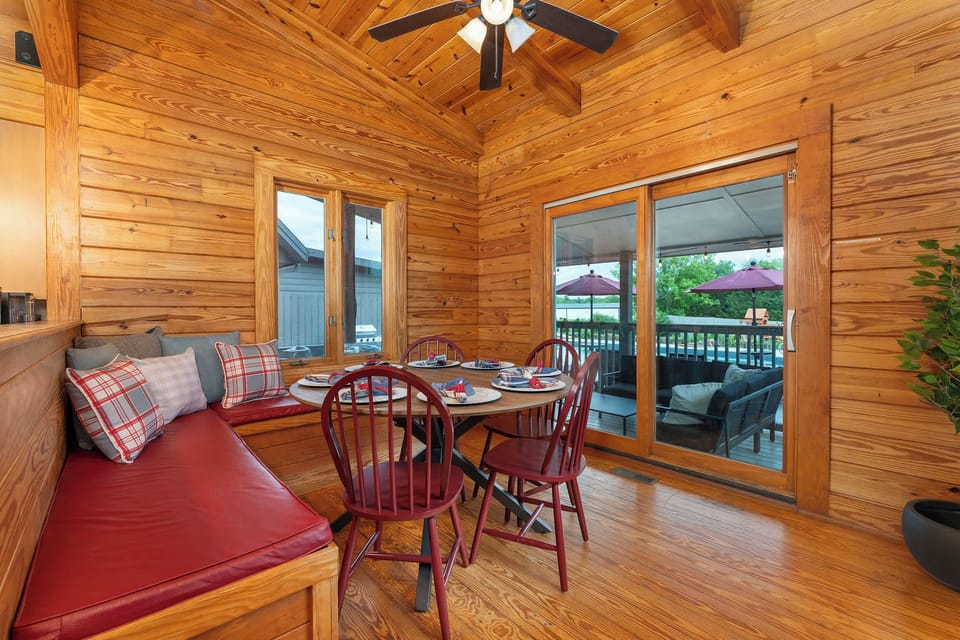 From the sleek stools to the plush seating, this extended dining area offers ample space for relaxed meals, lively conversation, and everything in between.