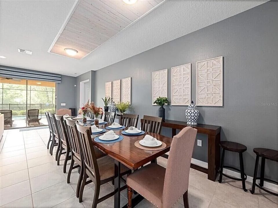From formal dinners to casual dining, you'll make wonderful memories here