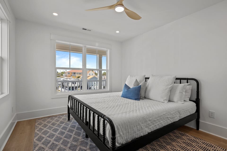 Bedroom 1- King