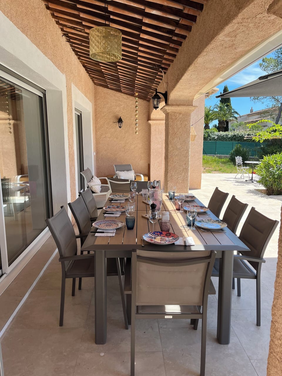 Outdoor dining