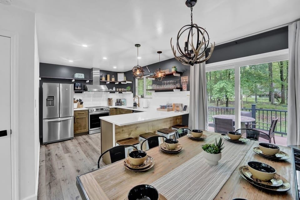 Open space kitchen & dining room