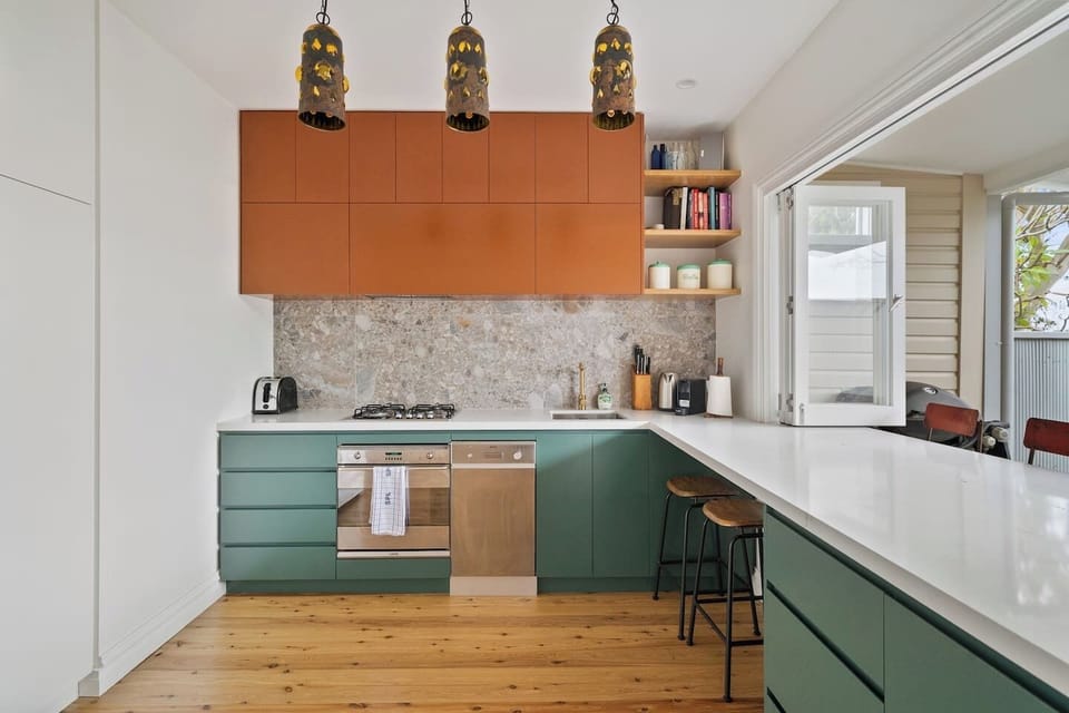 Entertain effortlessly with a wide servery that opens onto the deck—perfect for sharing drinks or snacks outdoors.

