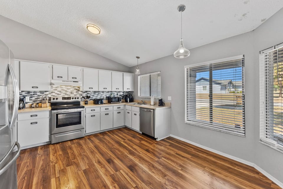 Open-concept design: easy entertaining