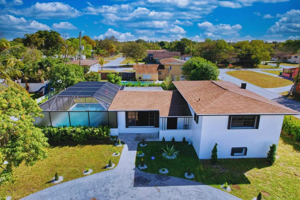 63c4b2b9-86e3-4406-a4a1-3bb93764292c