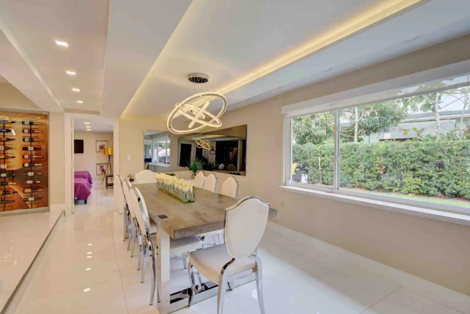 f694d69e-83c3-4cf8-8260-e8ef8842407a