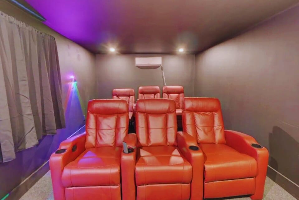 03ad9c8c-3db4-43f2-8f2a-cf8bef29d6a5