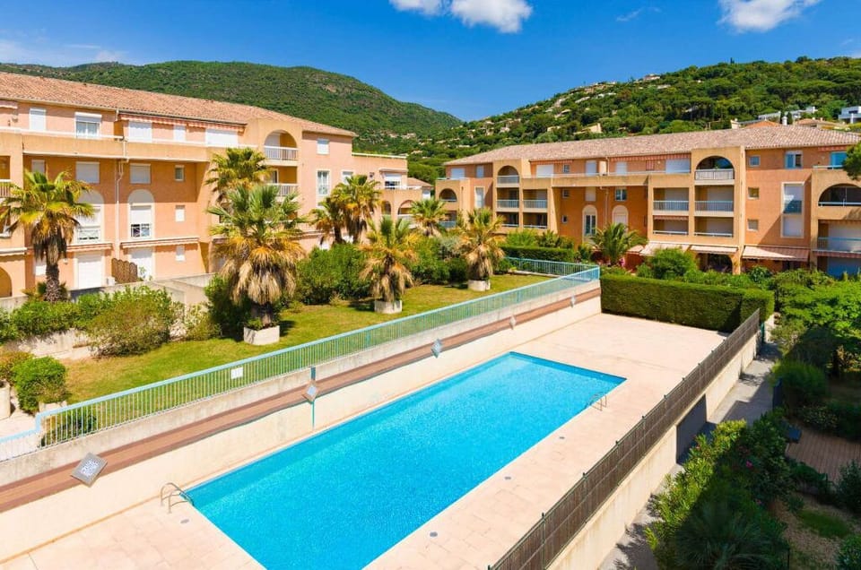 Relax by the outdoor swimming pool, surrounded by nature and the beautiful mountain backdrop. Open from early May to mid-October, the pool is perfect for a refreshing dip between 9 a.m. and 9 p.m.