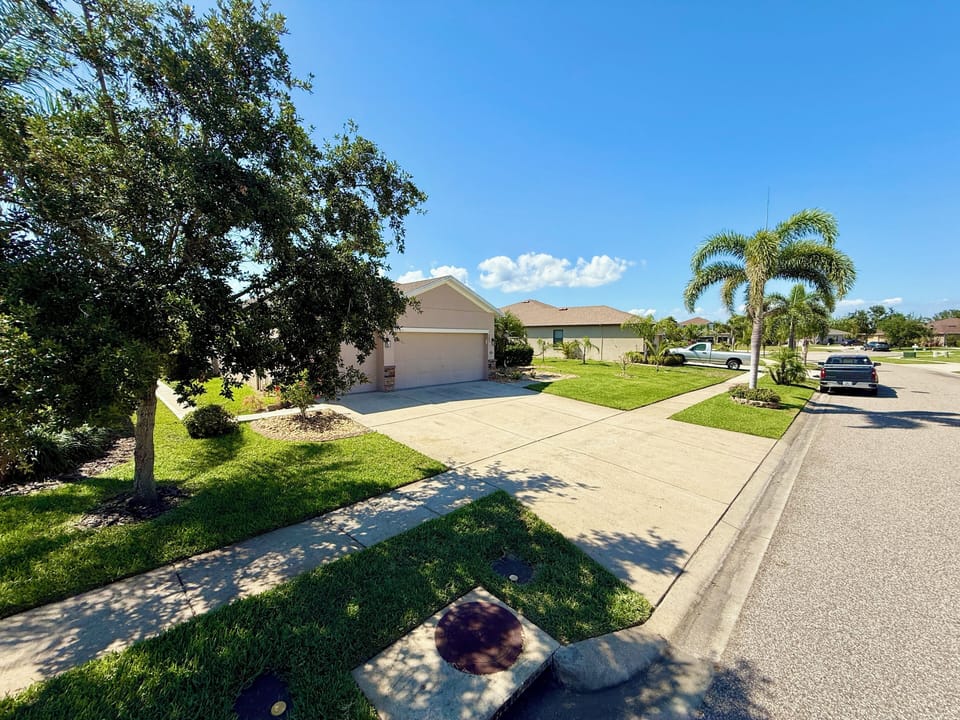 Includes 2 driveway parking spaces.The unit offers self check-in with Smart Lock