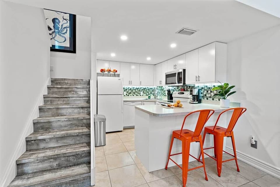 Kitchen Breakfast Bar