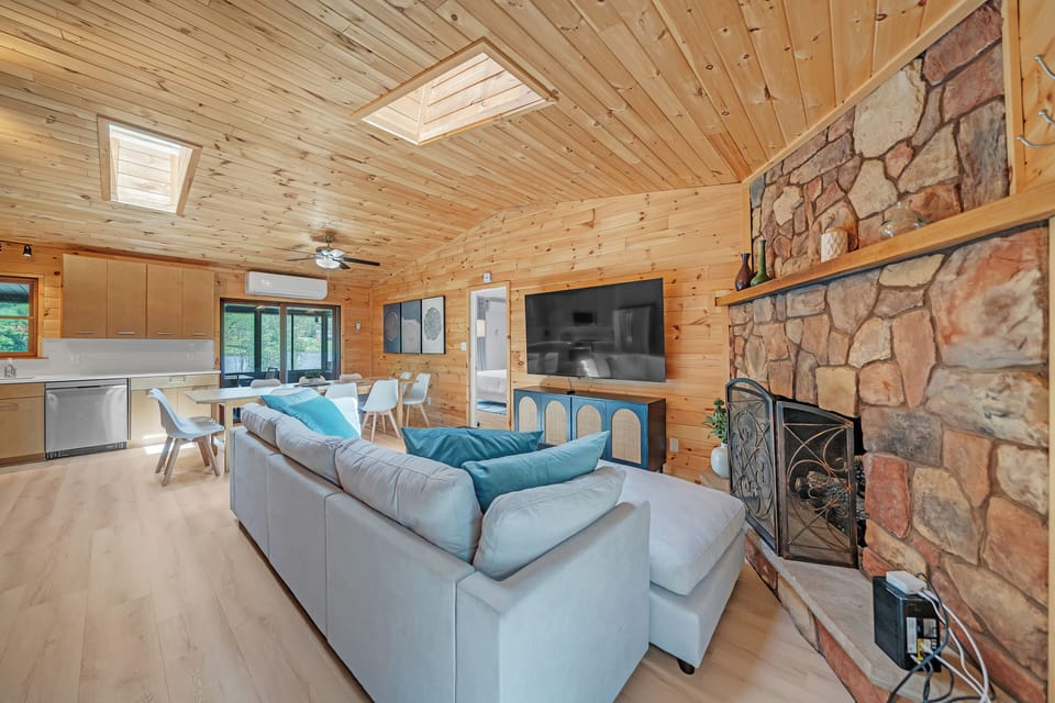 Living Room (2)