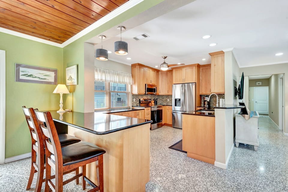 4BR Heated Pool & Hot Tub – Deeded Beach Access (5463)