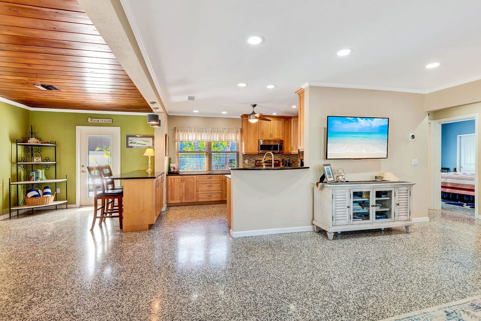 4BR Heated Pool & Hot Tub – Deeded Beach Access (5449)