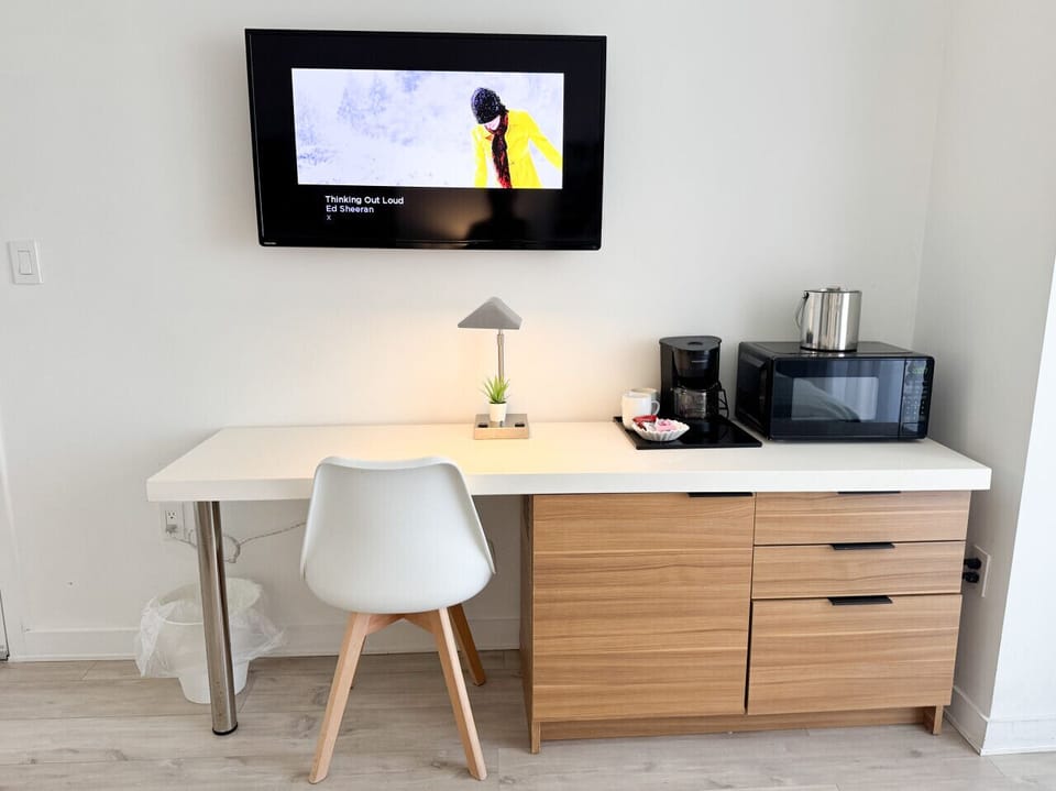 Studio with amenities