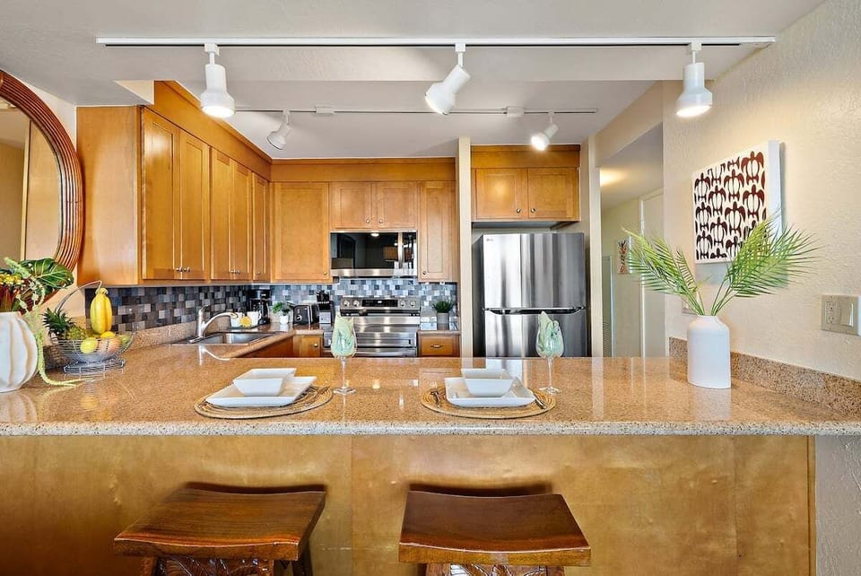 Kaanapali Shores 826 Fully equipped kitchen to prepare your meal