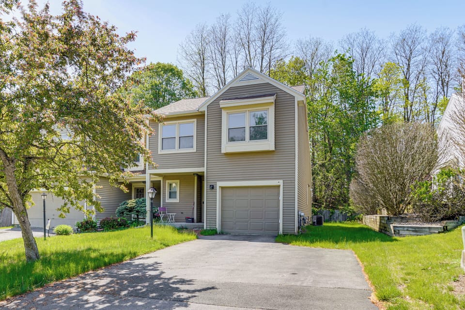 Slingerlands Vacation Rental | 2BR | 2BA | Stairs Required | 1,350 Sq Ft