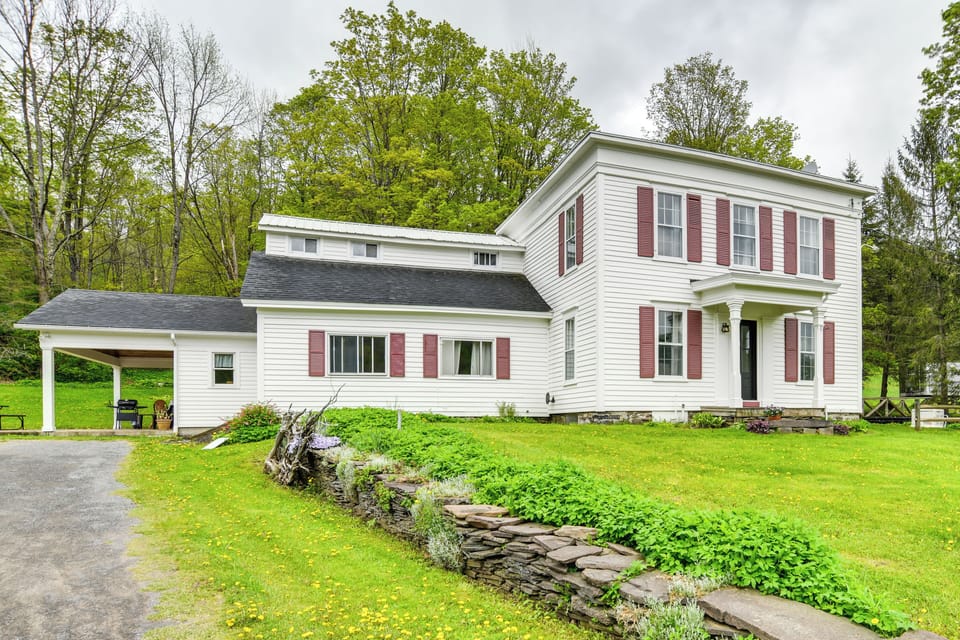 Cherry Valley Vacation Rental | 7BR | 5.5BA | 1 Step Required | 4,200 Sq Ft