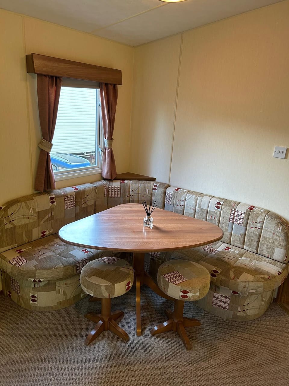 Living Room / Lounge