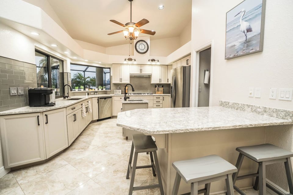Apollos Anchor Kitchen Peninsula