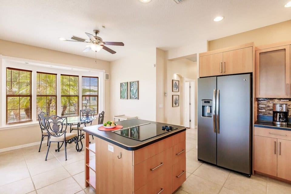 Kitchen, View to Eat-in Table, Curved Window, Island