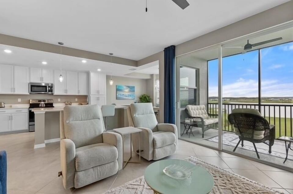 Comfortable living room lounge chairs