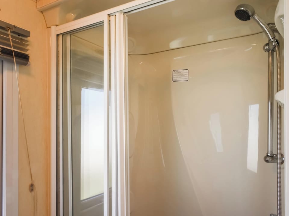 Bathroom | Suki&rsquo;s Shore, Lancaster