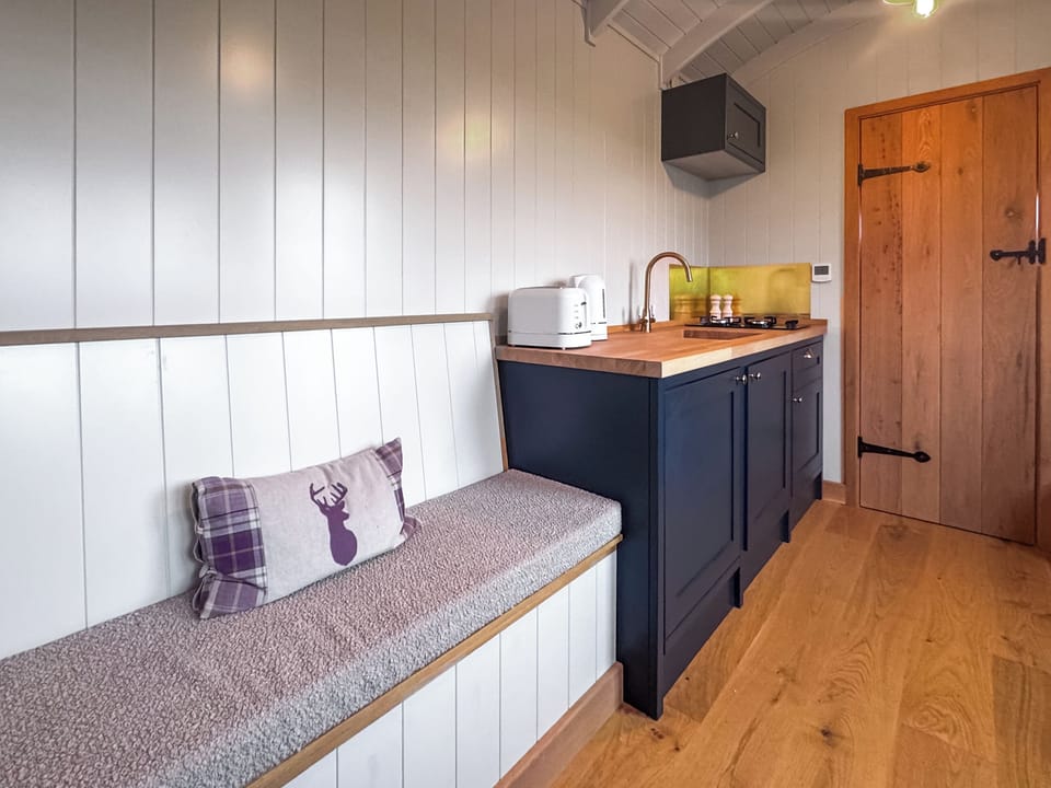 Open plan living space | Shepherds Hut - Lilac Retreats, King&rsquo;s Lynn