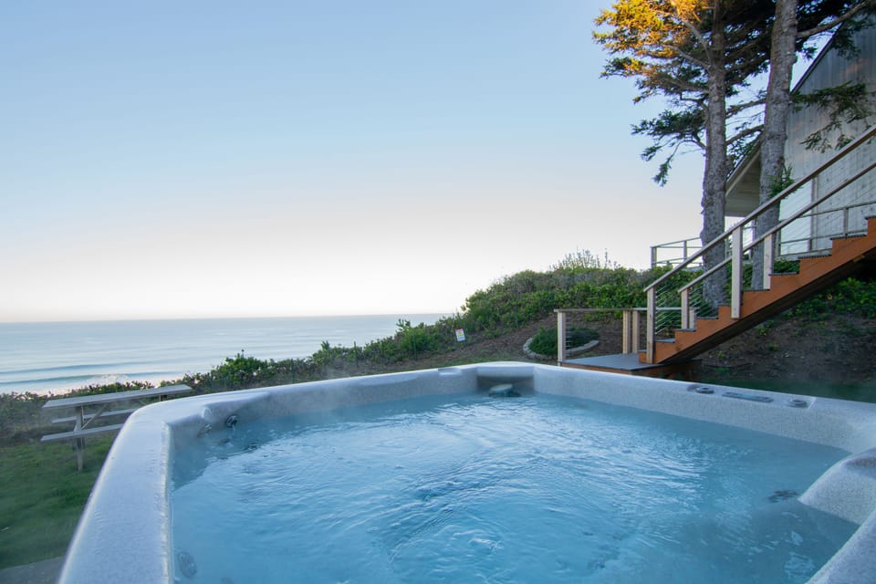 Outdoor spa tub