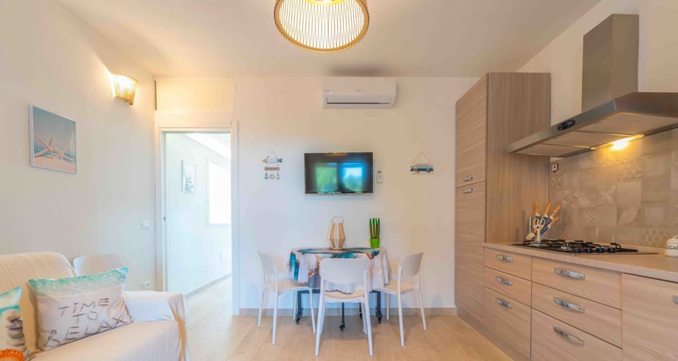 Communal lounge/ TV room,TV and multimedia,Kitchen or kitchenette