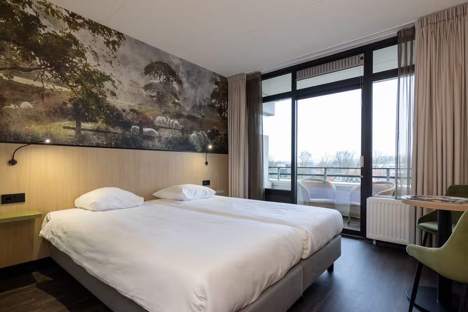 Unit with 2 Twin size beds
