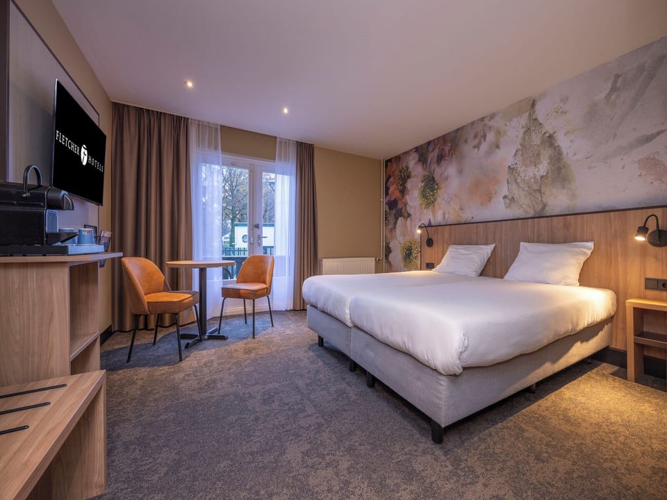 Unit with Large Twin bed