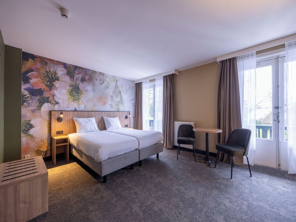 Unit with 2 Twin size beds