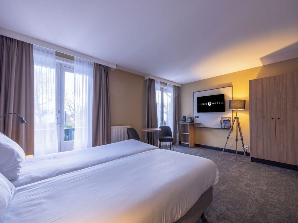 Unit with 2 Twin size beds