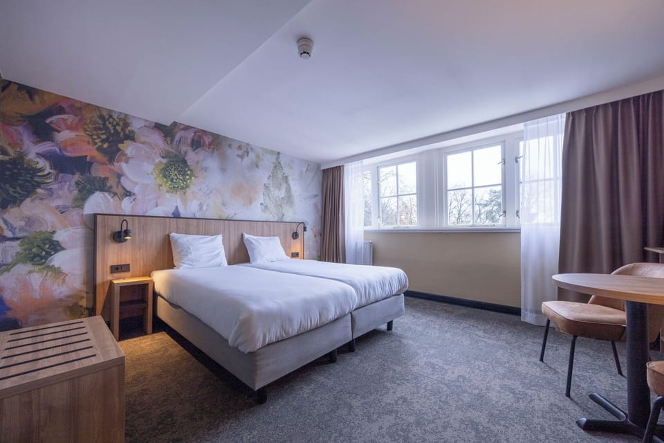 Unit with 2 Twin size beds