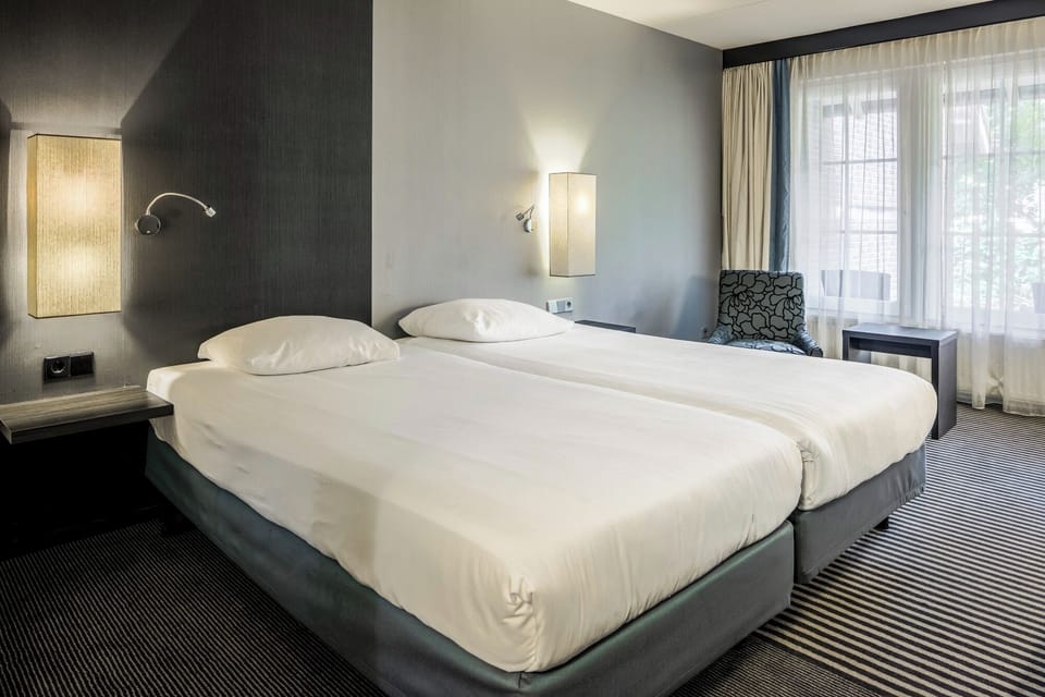 Unit with 2 Twin-size beds