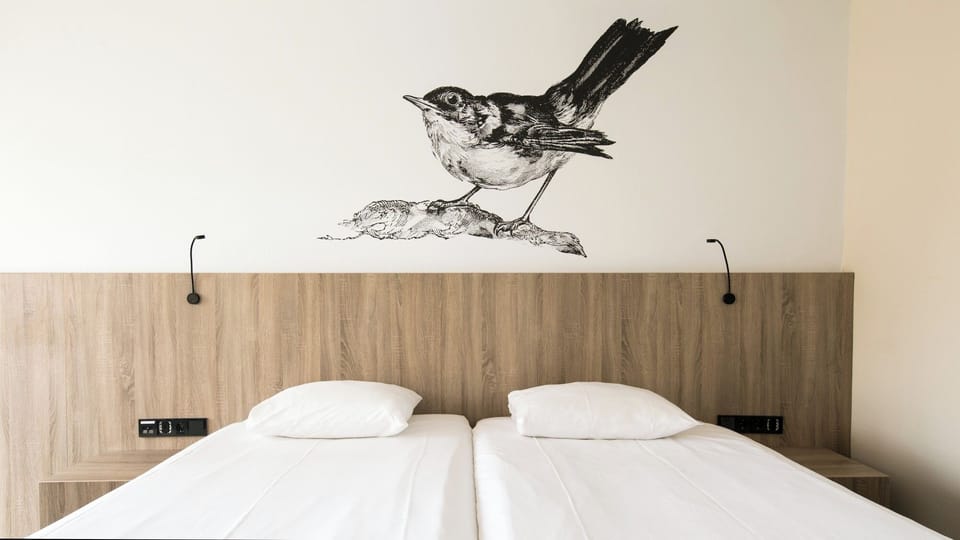 Unit with 2 Twin-size beds