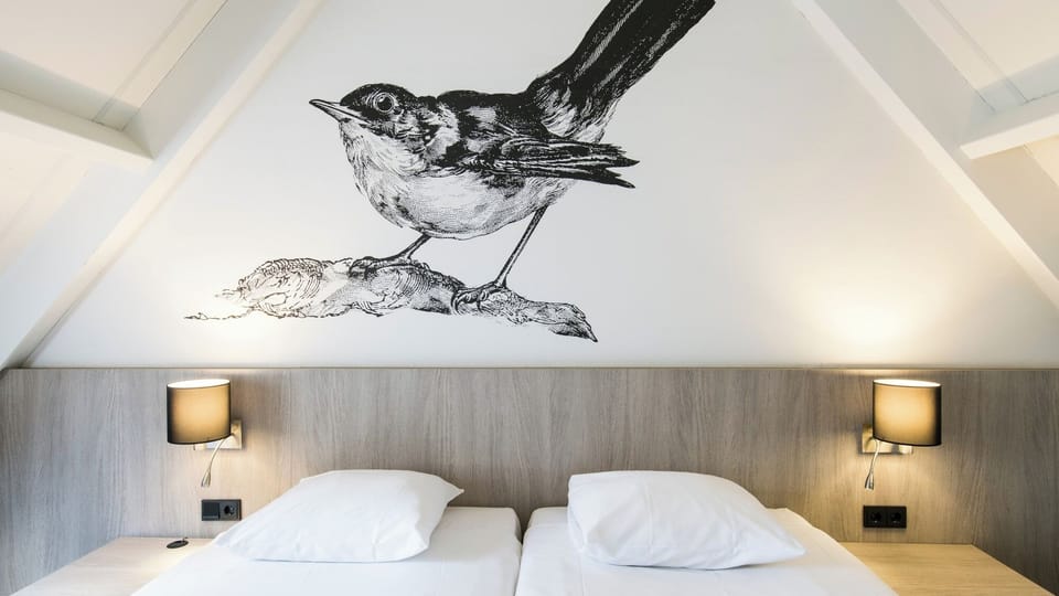 Unit with 2 Twin-size beds