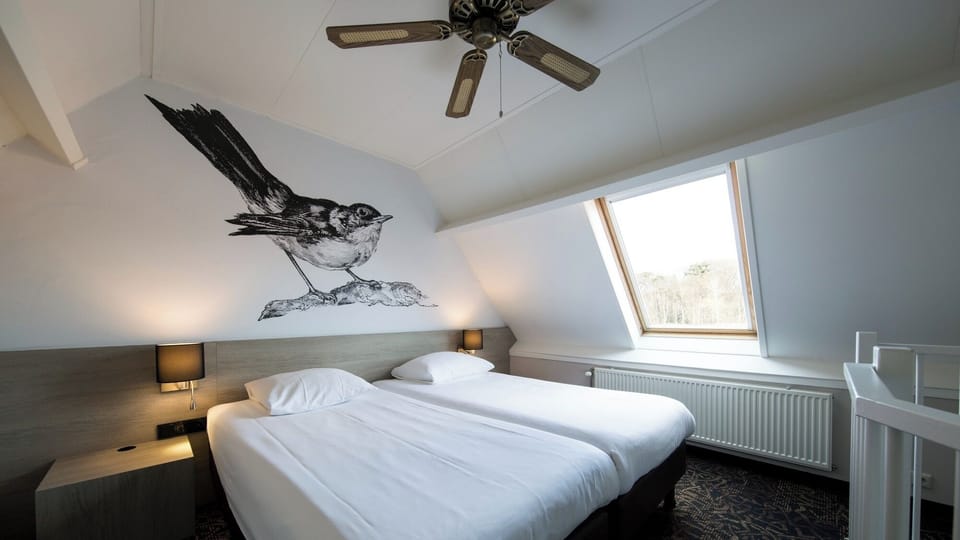 Unit with 2 Twin-size beds