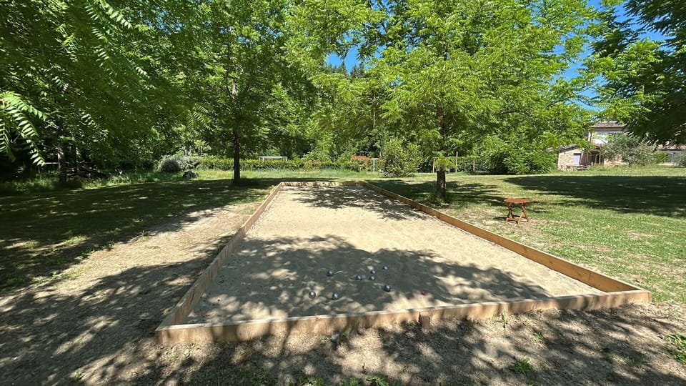 Grass, Garden, Shade, Recreation, Soil, Leisure, Park, Lawn, Walkway, Landscaping