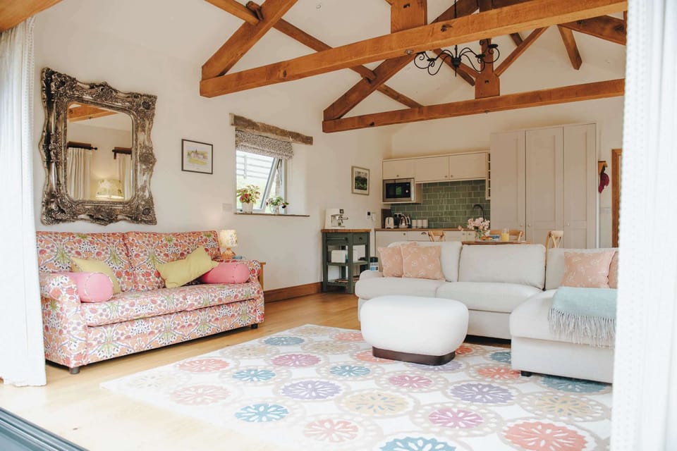 Stunning open living space, with natural lighting, cosy furniture and a Smart TV with Netflix included.