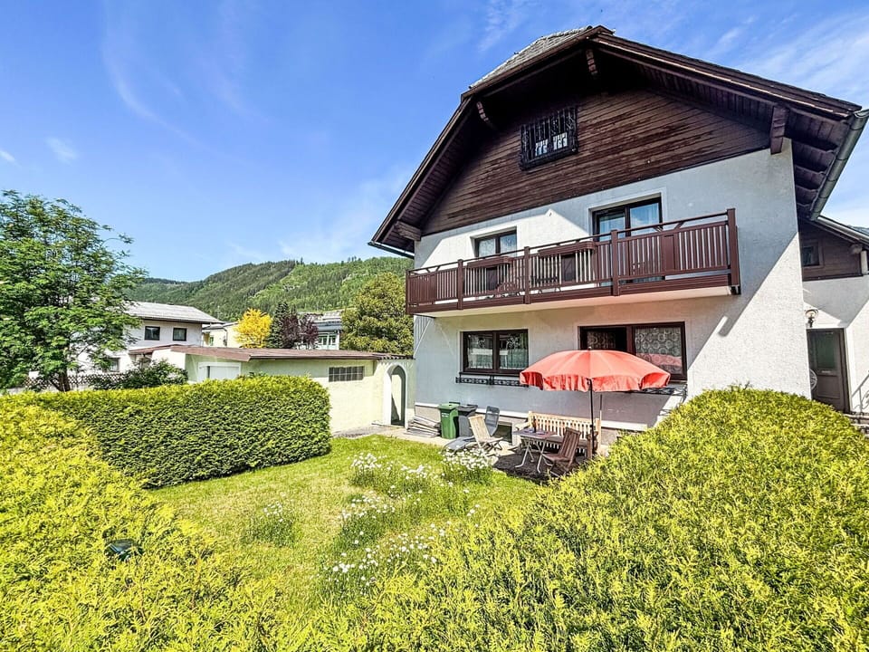House, Home, Roof, Residential Area, Rural Area, Cottage, Lawn, Slope, Yard