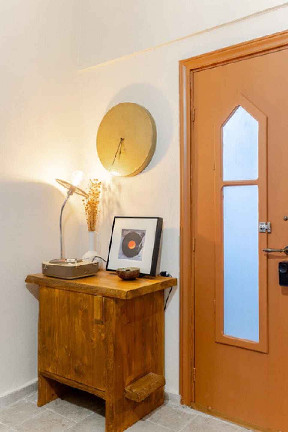 Living room: A cozy corner, with a unique handmade lamp 