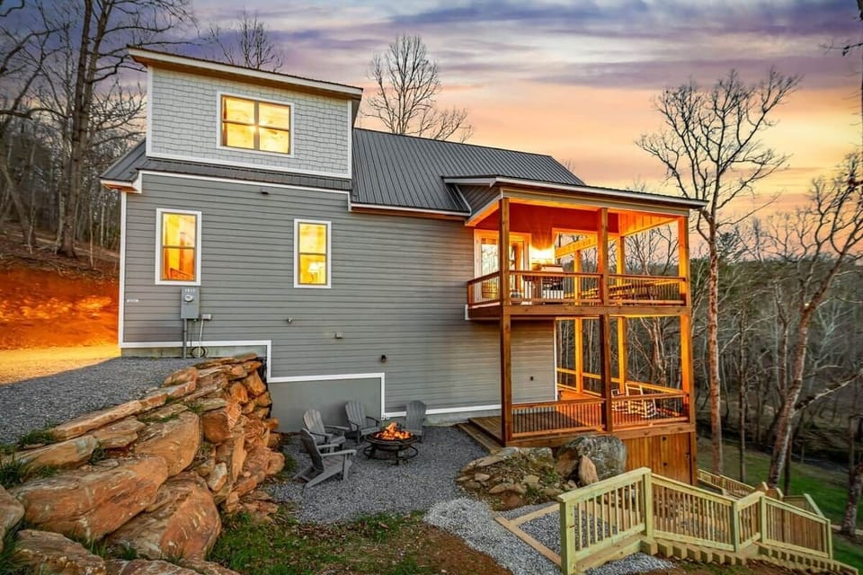 West side w/ fire pit