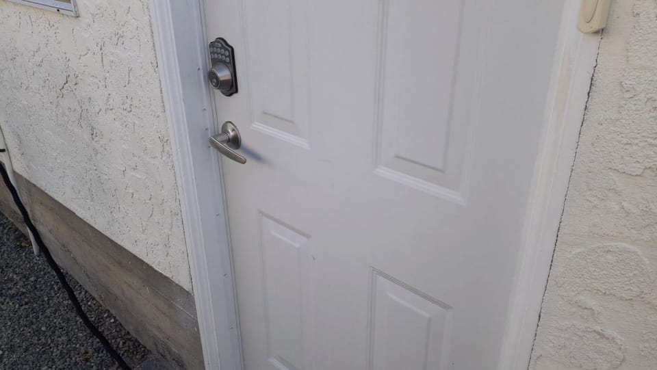 Frontdoor with code lock