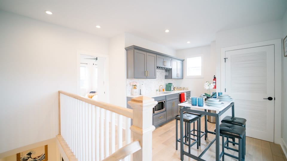 Kitchenette with coffee station