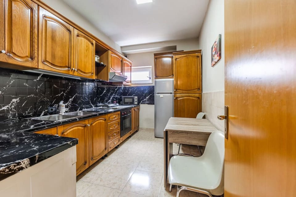 Fully-equipped kitchen