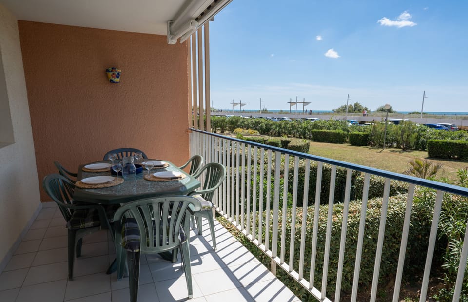 Large terrace with sea views