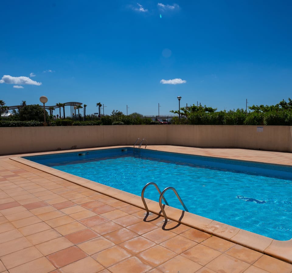 Shared swimming pool at the Résidence de la Plage