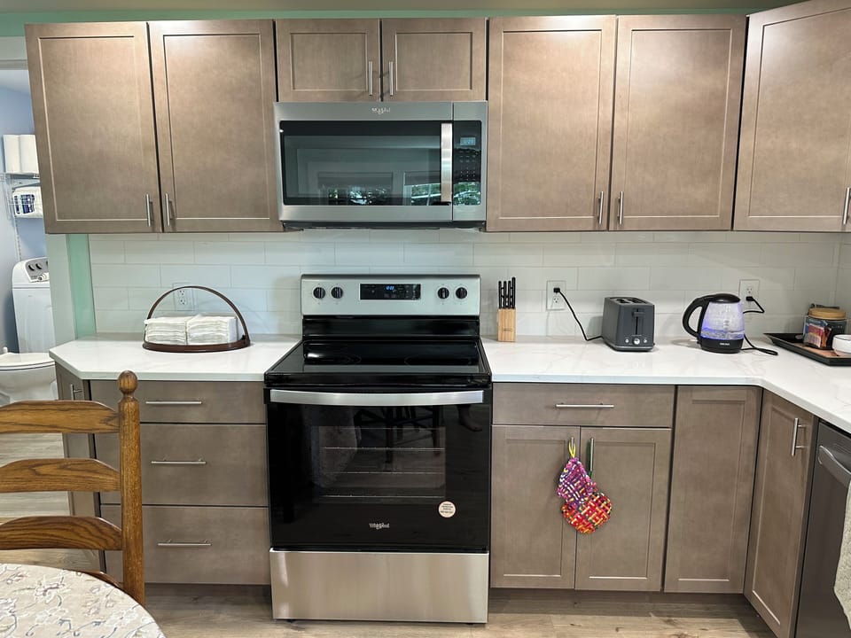 Full size oven, microwave, and dishwasher