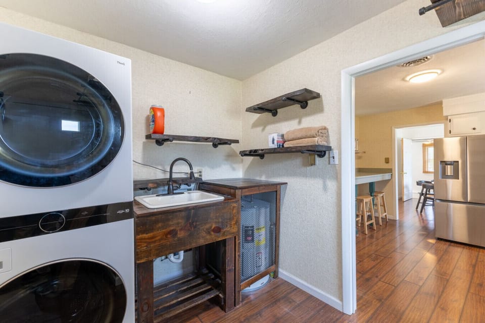 Stay refreshed & refreshed—convenient washer/dryer