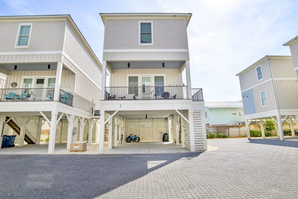 Large 3 Bedroom 4 Bathroom Beach House